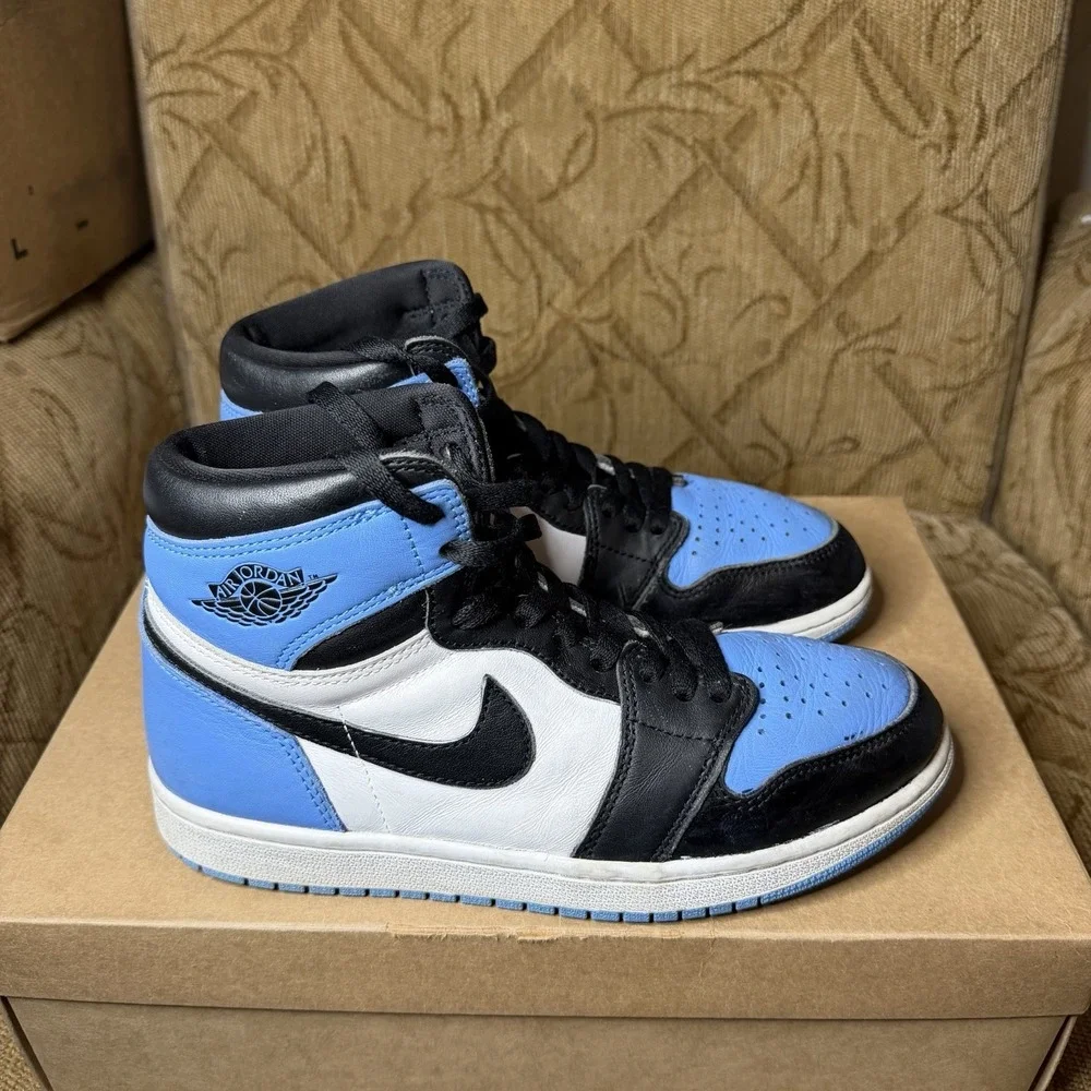 Jordan 1 Retro High OG UNC Toe Sneaker‎ DZ5485-400 Men's 7.5 Used No Box